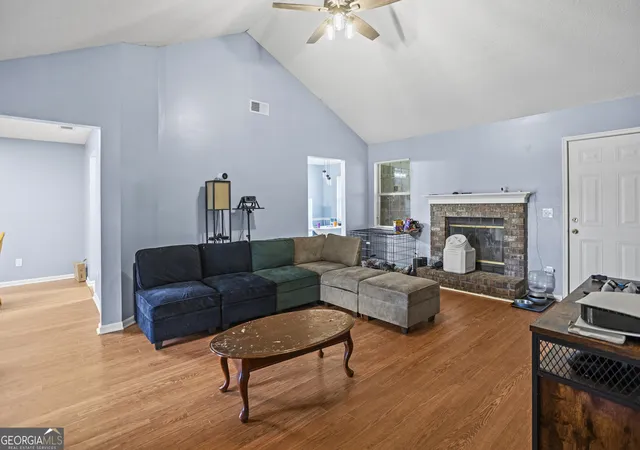 Photo 3 of Single family home for sale at 2360 Rowe St, Hinesville, GA 31313 | MLS# 10818849 | Listing updated on 2026-09-11