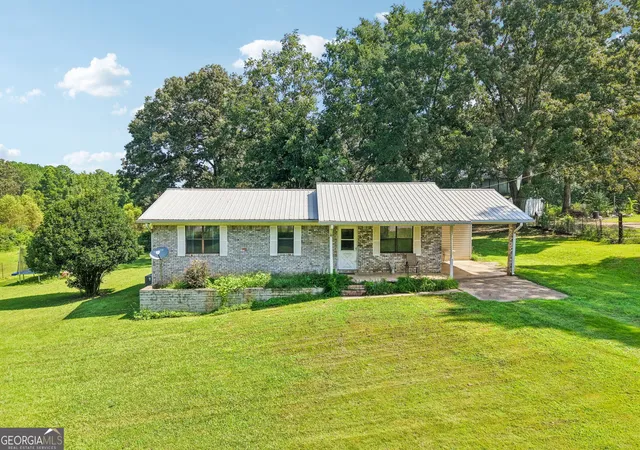 Photo 1 of Single family home for sale at 911 Grant Town Rd, Munford, AL 36268 | MLS# 10829123 | Listing updated on 2026-09-13
