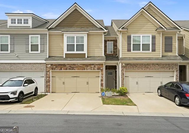 Photo 2 of Townhouse for sale at 7757 Medieval St, Fairburn, GA 30213 | MLS# 10726803 | Listing updated on 2026-04-21