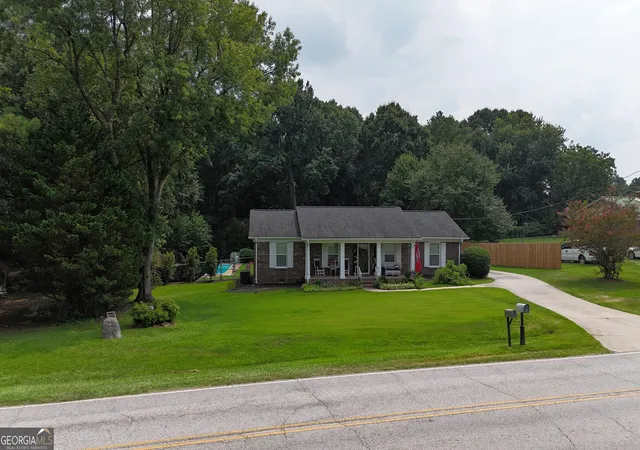 Photo 3 of Single family home for sale at 154 New Prospect Rd, Hartwell, GA 30643 | MLS# 10818235 | Listing updated on 2026-08-17