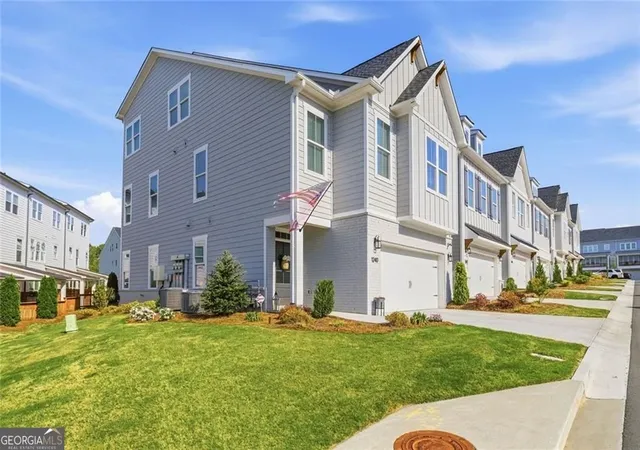 3rd image of 1240 Willowcrest Wy, Cumming, GA 30041 | MLS# 10732819