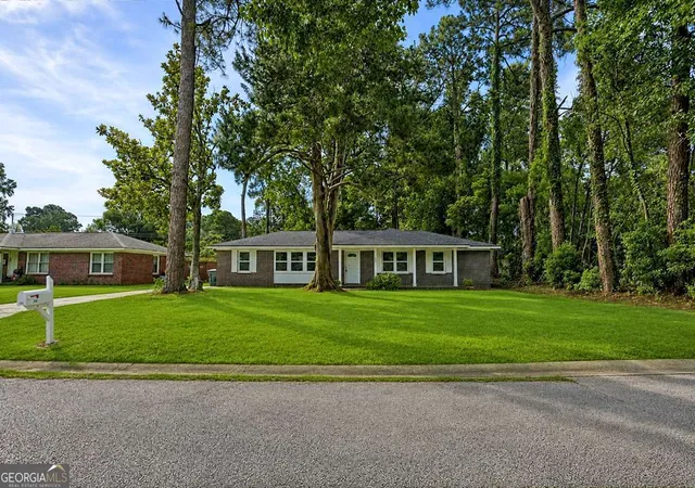 3rd image of 206 Paradise Dr, Savannah, GA 31406 | MLS# 10810047