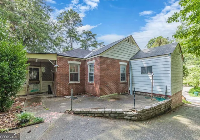 Photo 3 of Single family home for sale at 612 Cofield Dr, Atlanta, GA 30354 | MLS# 10825656 | Listing updated on 2026-08-27