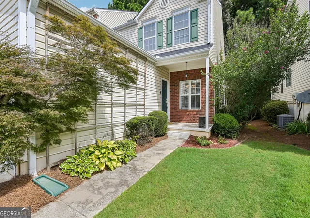 Photo 4 of Townhouse for sale at 850 Abbotts Ml Ct, Johns Creek, GA 30097 | MLS# 10810730 | Listing updated on 2026-10-08