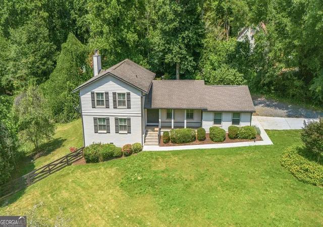 Photo 1 of Single family home for sale at 9630 Pine Thicket Wy, Roswell, GA 30075 | MLS# 10825598 | Listing updated on 2026-09-18