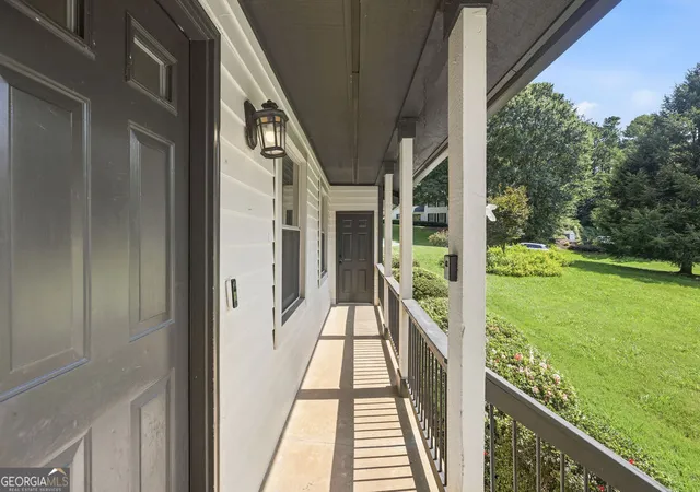 Photo 3 of Sale Pending at 9630 Pine Thicket Wy, Roswell, GA 30075 | MLS# 10825598 | Listing updated on 2026-10-07