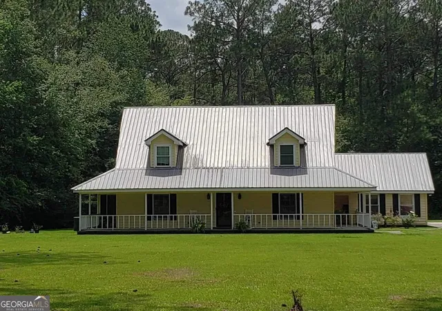 1st image of 210 Pineview Ave, Baxley, GA 31513 | MLS# 10794696