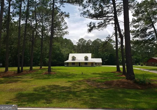 2nd image of 210 Pineview Ave, Baxley, GA 31513 | MLS# 10794696