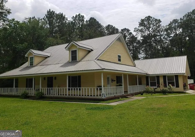 3rd image of 210 Pineview Ave, Baxley, GA 31513 | MLS# 10794696