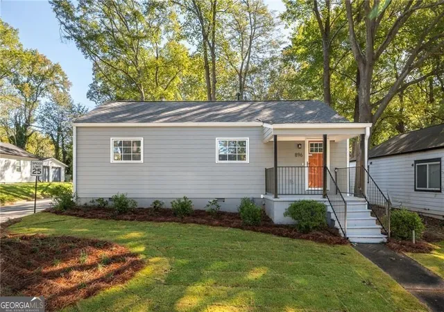 1st image of 896 Oakland Dr Sw, Atlanta, GA 30310 | MLS# 10810474