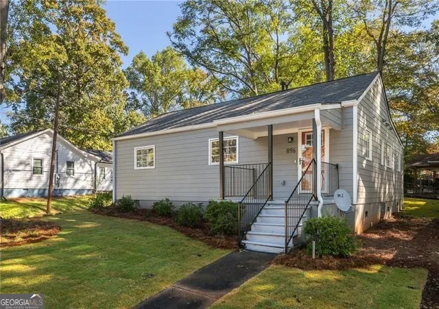 2nd image of 896 Oakland Dr Sw, Atlanta, GA 30310 | MLS# 10810474