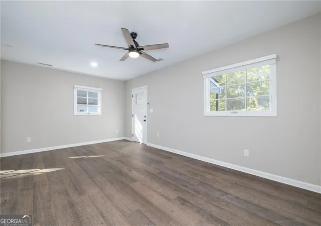 3rd image of 896 Oakland Dr Sw, Atlanta, GA 30310 | MLS# 10810474