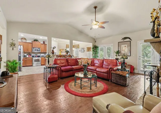3rd image of 265 Mulberry Dr, Senoia, GA 30276 | MLS# 10821365