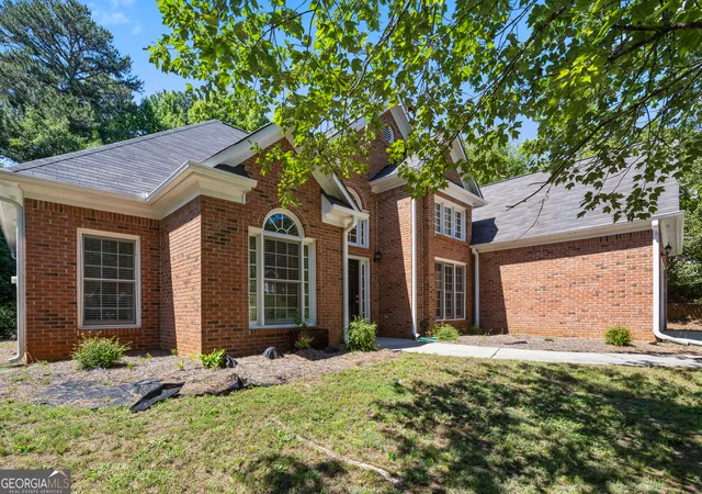 1st image of 914 Georgian Point Dr, Lawrenceville, GA 30045 | MLS# 10786591