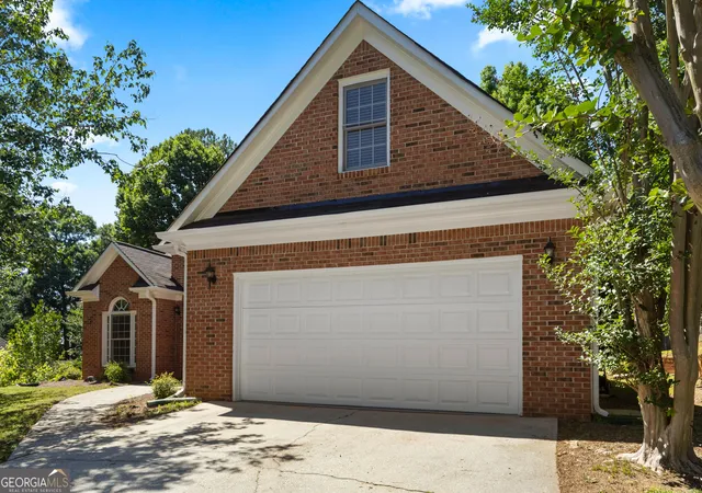 3rd image of 914 Georgian Point Dr, Lawrenceville, GA 30045 | MLS# 10786591