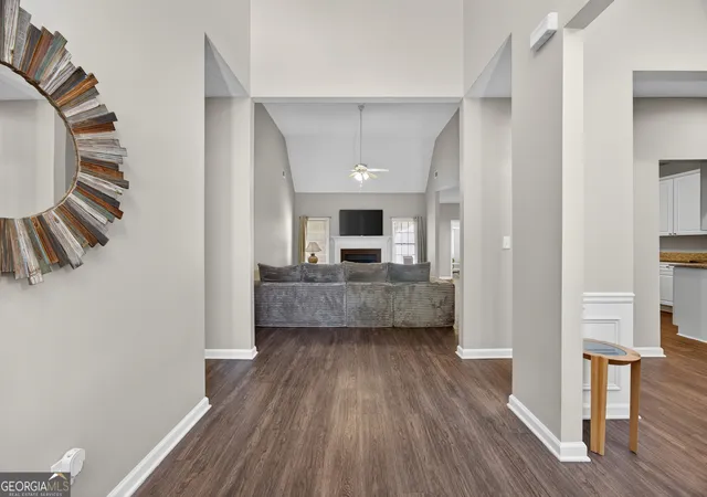 4th image of 914 Georgian Point Dr, Lawrenceville, GA 30045 | MLS# 10786591
