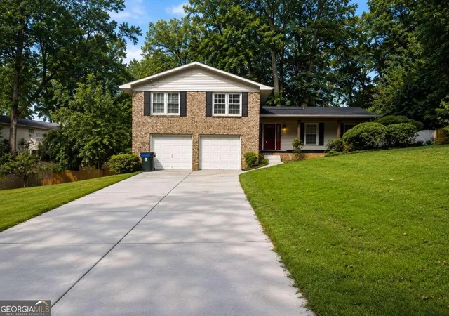 2nd image of 4081 Longview Dr, Atlanta, GA 30341 | MLS# 10810142
