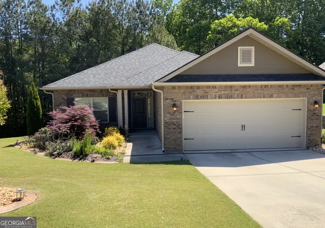 Homes for sale in Commerce, GA | 832 Hidden Hollow Cir, Commerce, GA 30529 | MLS# 10730381
