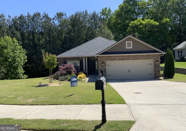 Homes for sale in Commerce, GA | 832 Hidden Hollow Cir, Commerce, GA 30529 | MLS# 10730381