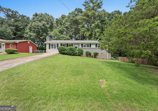 Photo 2 of Single family home for sale at 900 Carlton Dr Se, Conyers, GA 30094 | MLS# 10827144 | Listing updated on 2026-08-30