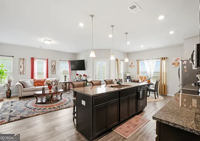 3rd image of 110 Waterside Dr, Calhoun, GA 30701 | MLS# 10790991