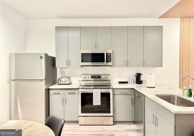 Photo 3 of Condo for sale at 525 Parkway Dr Ne #108, Atlanta, GA 30308 | MLS# 10826311 | Listing updated on 2026-09-26