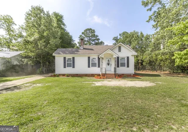 1st image of 806 Woodrow Ave, Dublin, GA 31021 | MLS# 10798497