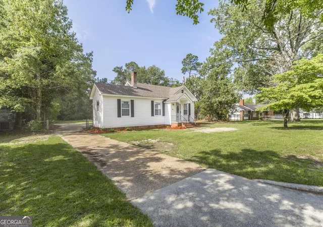 3rd image of 806 Woodrow Ave, Dublin, GA 31021 | MLS# 10798497