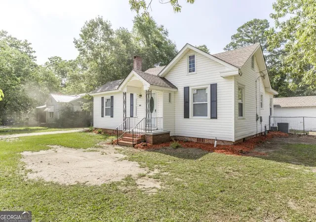 4th image of 806 Woodrow Ave, Dublin, GA 31021 | MLS# 10798497