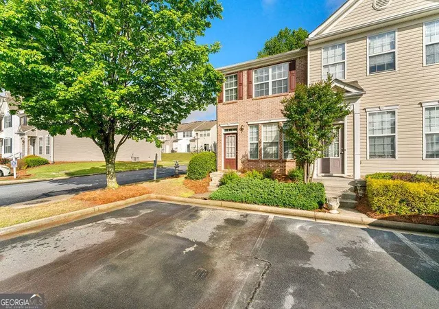 2nd image of 1343 Penhurst Dr, Lawrenceville, GA 30043 | MLS# 10820209