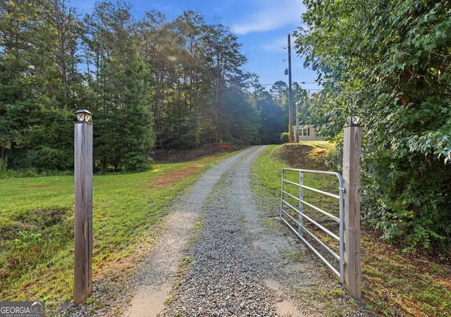 Photo 3 of Sale Pending at 3787 Mize Rd, Toccoa, GA 30577 | MLS# 10824611 | Listing updated on 2026-09-01