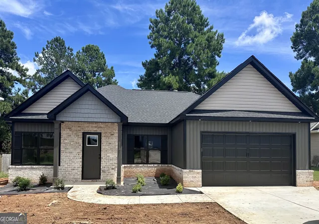 Photo 2 of Sale Pending at 213 Lydia Dr, Bonaire, GA 31005 | MLS# 10822564 | Listing updated on 2026-09-22