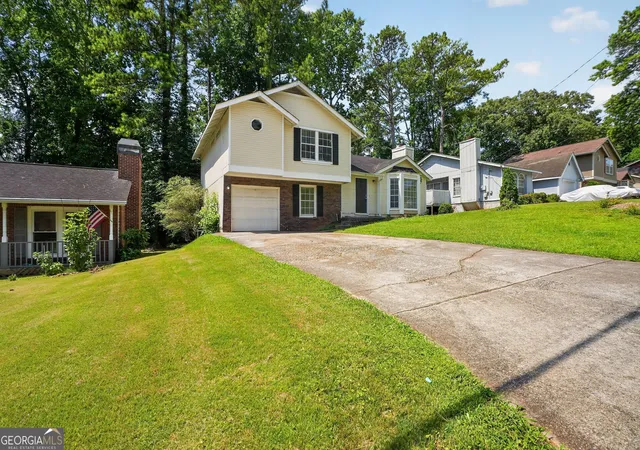 2nd image of 2045 Marbut Forest Dr, Lithonia, GA 30058 | MLS# 10803235