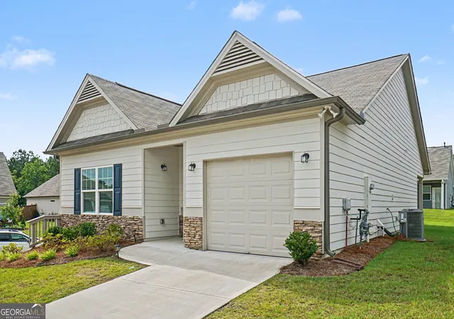 Photo 3 of Single family home for sale at 7 Rosebud Ln, Dallas, GA 30132 | MLS# 10785432 | Listing updated on 2026-08-28