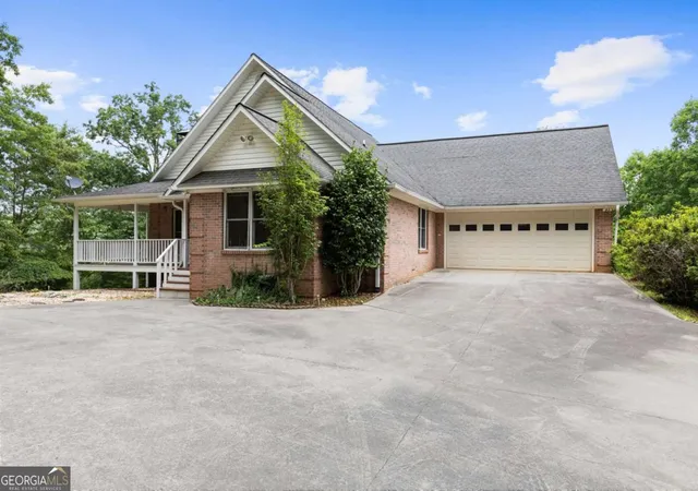 Photo 4 of Single family home for sale at 177 Shangri La Dr, Mineral Bluff, GA 30559 | MLS# 10779959 | Listing updated on 2026-06-19