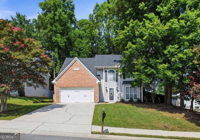 1st image of 640 Suwanee Lakes Cir, Suwanee, GA 30024 | MLS# 10826050
