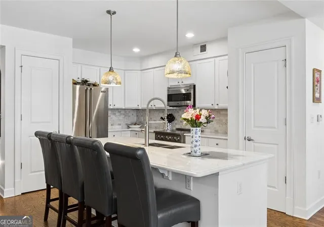 Listing Photo 5 - Condo for sale in building located at 200 River Vis Dr, Atlanta, GA 30339 - Unit #633