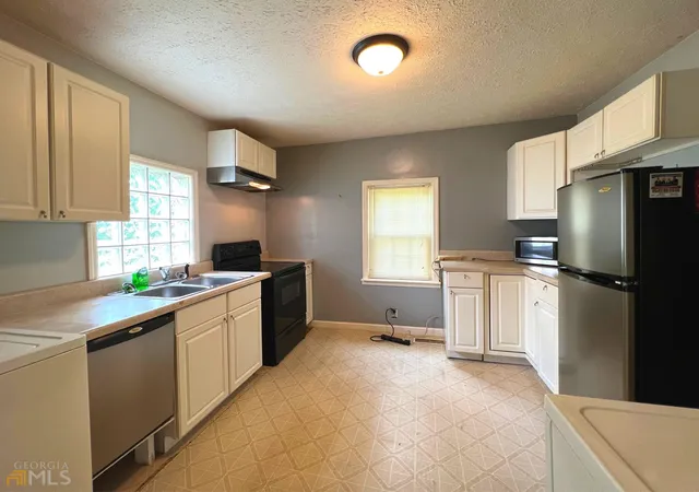 Homes for sale in Milledgeville, GA | 921 N Wayne St, Milledgeville, GA 31061 | MLS# 10740363