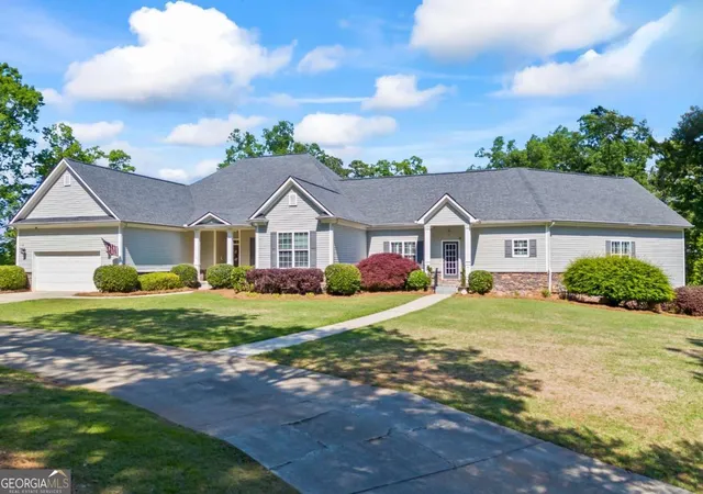 Photo 3 of Mansion for sale at 160 Evans Dr, Bogart, GA 30622 | MLS# 10825894 | Listing updated on 2026-08-28