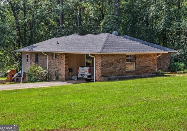 Photo 2 of Sale Pending at 138 Baker Rd, Macon, GA 31211 | MLS# 10833231 | Listing updated on 2026-09-09