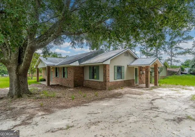 Photo 4 of Single family home for sale at 517 Ben Carver Rd, Douglas, GA 31535 | MLS# 10785635 | Listing updated on 2026-08-06