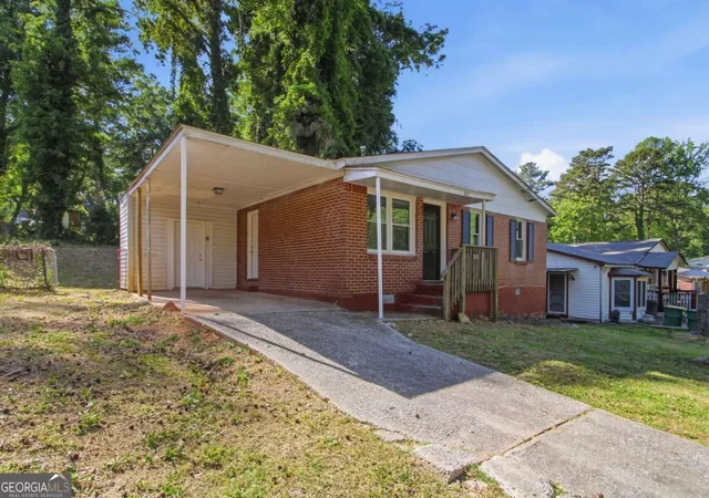 Photo 2 of Single family home for sale at 4813 Bartlett Rd, Forest Park, GA 30297 | MLS# 10738177 | Listing updated on 2026-09-12