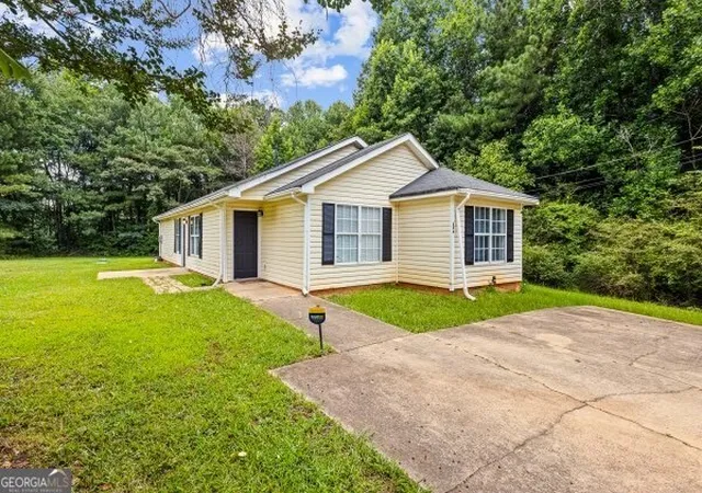 Homes for sale in Carrollton, GA | 200 Pine Ridge Dr, Carrollton, GA 30117 | MLS# 10800020