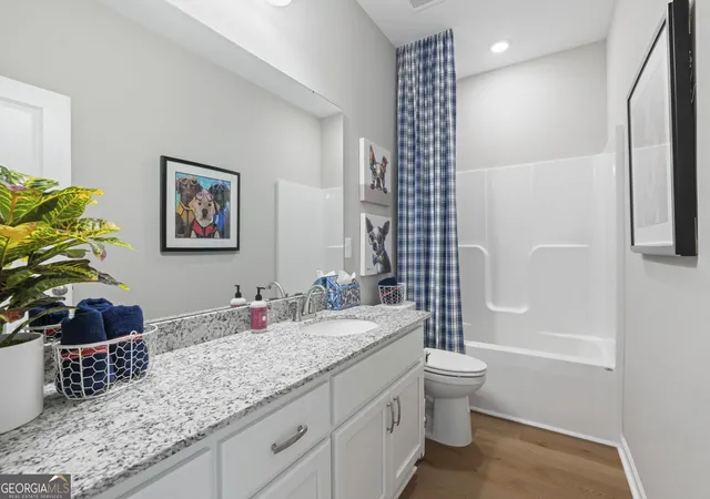 Photo 4 of Single family home for sale at 211 Ivy Glen Dr, Perry, GA 31069 | MLS# 10656114 | Listing updated on 2026-09-12