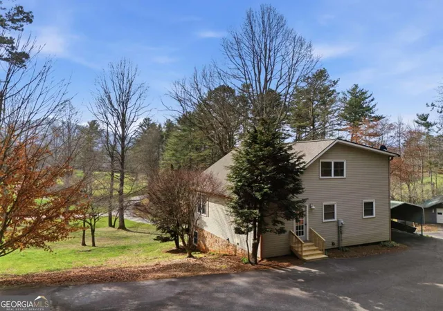 Photo 2 of Single family home for sale at 3015 Bear Ln, Hiawassee, GA 30546 | MLS# 10719520 | Listing updated on 2026-07-03