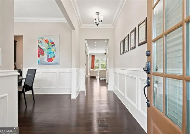 Photo 3 of Sale Pending at 467 Lancashire Dr, Marietta, GA 30068 | MLS# 10835461 | Listing updated on 2026-09-04