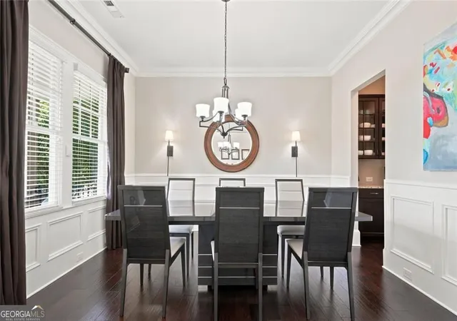 Photo 4 of Sale Pending at 467 Lancashire Dr, Marietta, GA 30068 | MLS# 10835461 | Listing updated on 2026-09-04