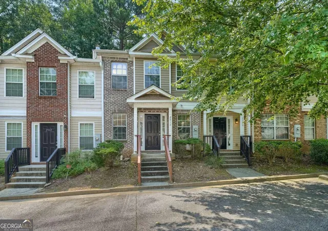Photo 2 of Townhouse for sale at 2914 Vining Ridge Ter, Decatur, GA 30034 | MLS# 10819961 | Listing updated on 2026-09-25