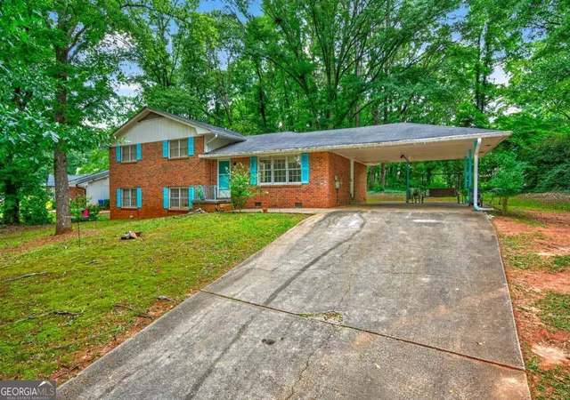 Photo 3 of Single family home for sale at 4894 Candlewood Ln, Stone Mountain, GA 30088 | MLS# 10786316 | Listing updated on 2026-09-11