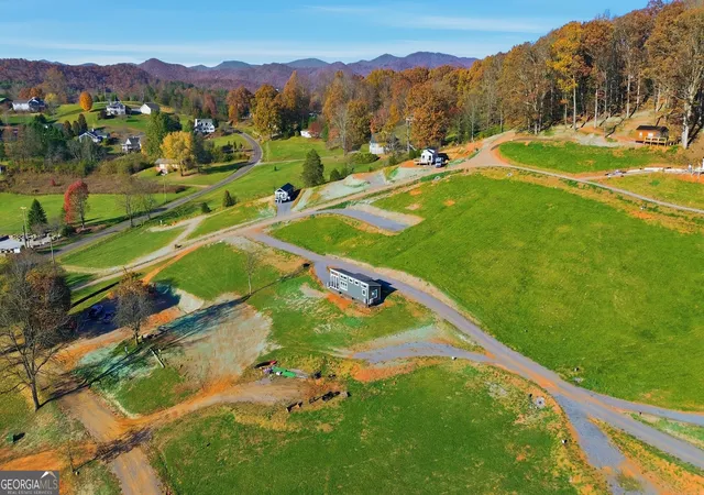Photo 3 of Single family home for sale at 527 Saunders Rd #52, Franklin, NC 28734 | MLS# 10799566 | Listing updated on 2026-07-20